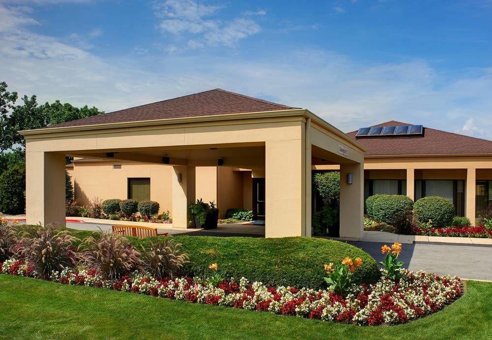 Courtyard Chicago Oakbrook Terrace Hotel Exterior photo