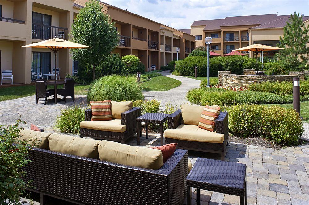 Courtyard Chicago Oakbrook Terrace Hotel Exterior photo